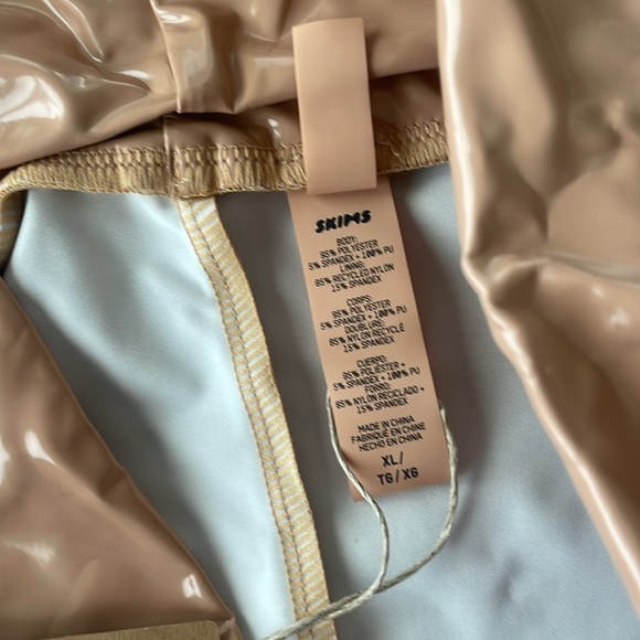 SKIMS NWT Ochre Faux Leather Textured Bikini Story Sarong Mini Skirt Size XL - Picture 4 of 7